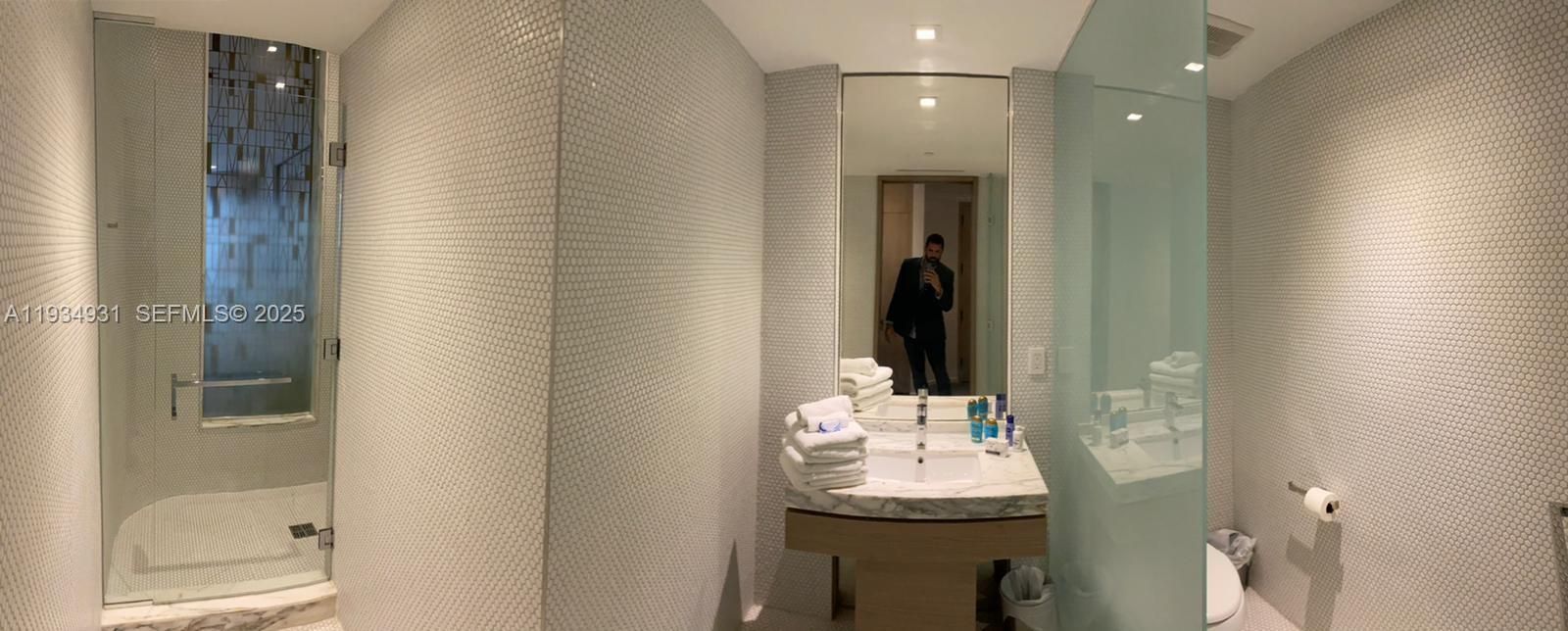 待售: $585,000 (0 贝兹, 1 浴室, 627 平方英尺)