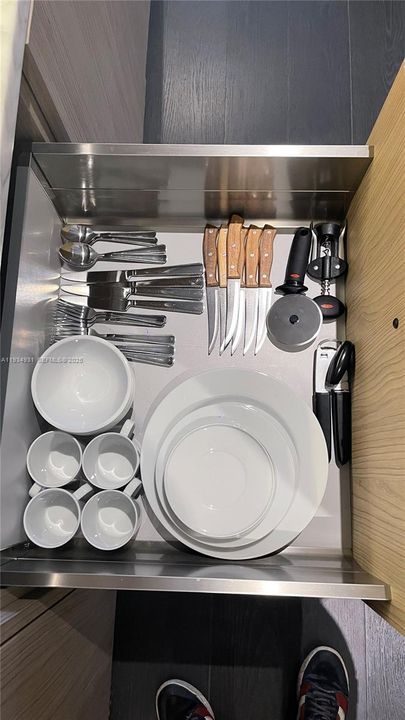 待售: $585,000 (0 贝兹, 1 浴室, 627 平方英尺)