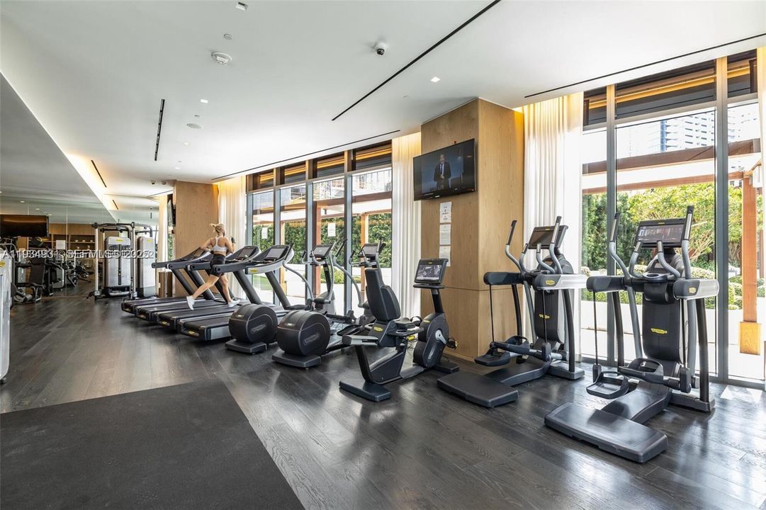 待售: $585,000 (0 贝兹, 1 浴室, 627 平方英尺)