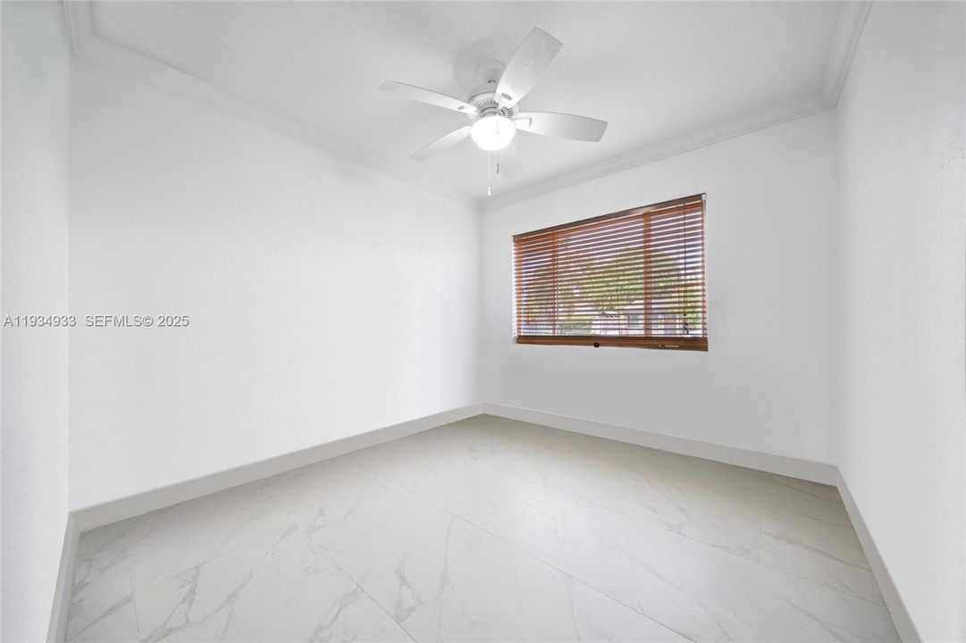 For Sale: $565,000 (3 beds, 2 baths, 1275 Square Feet)