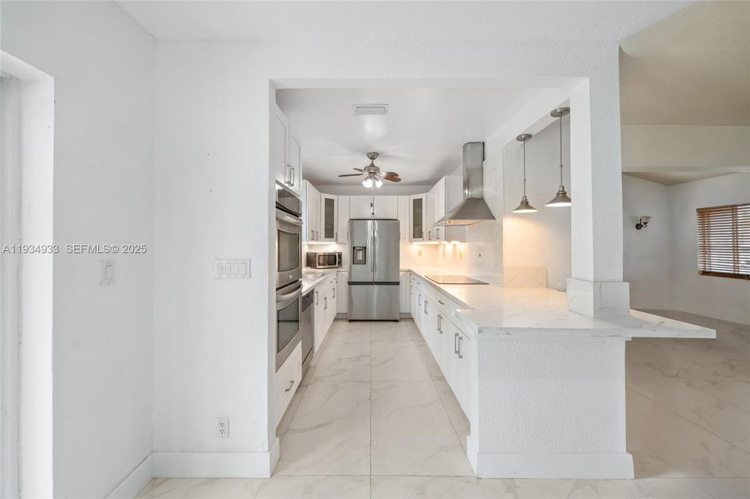 For Sale: $565,000 (3 beds, 2 baths, 1275 Square Feet)