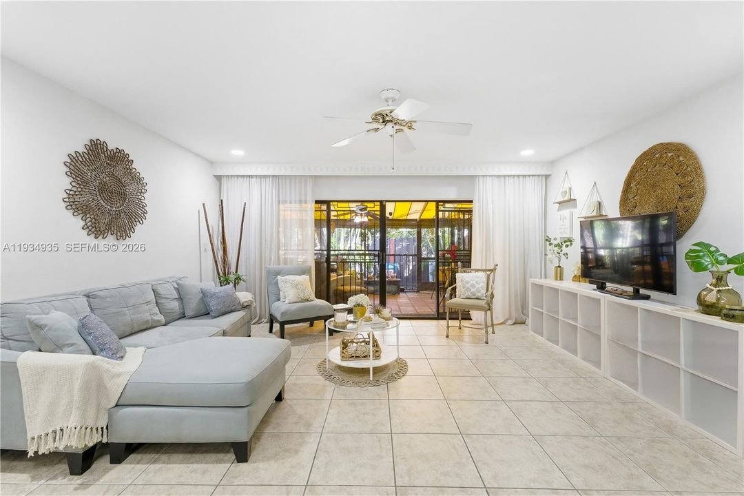 For Sale: $538,000 (3 beds, 2 baths, 1275 Square Feet)