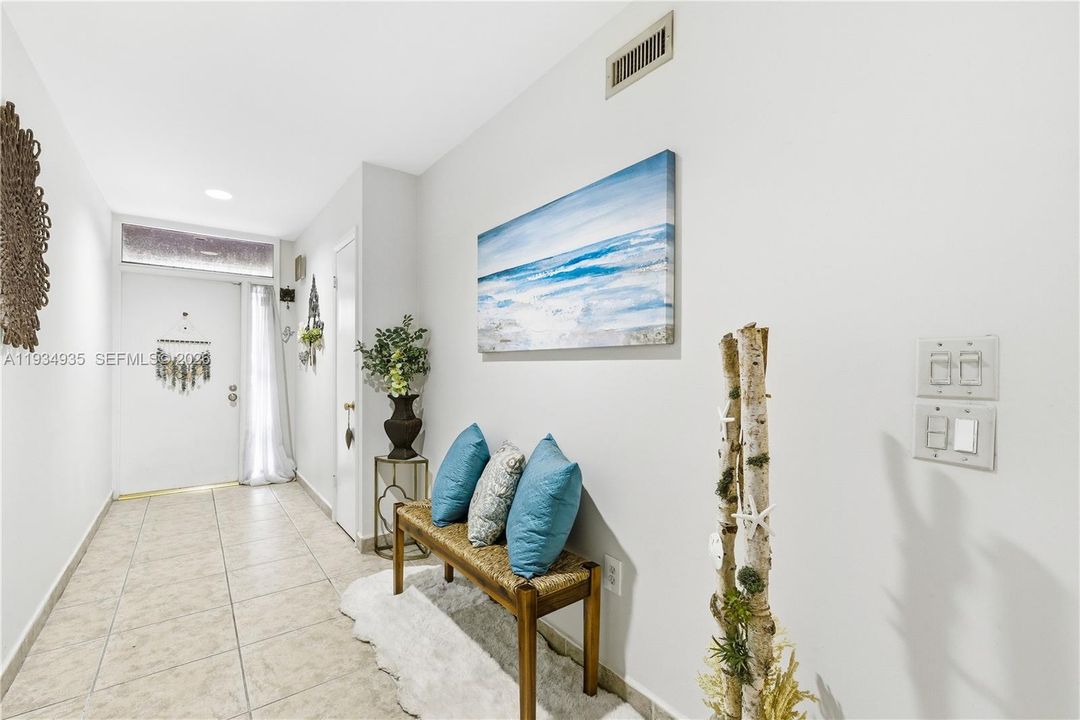 For Sale: $538,000 (3 beds, 2 baths, 1275 Square Feet)