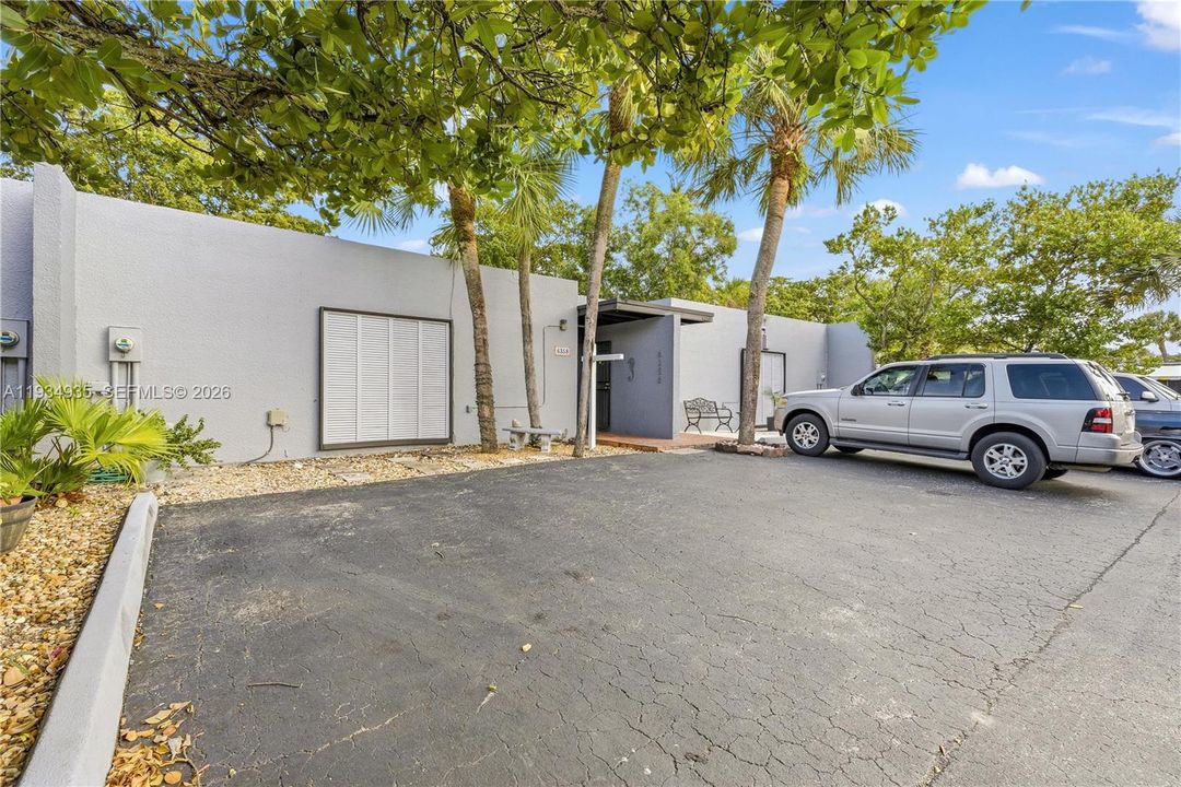 For Sale: $538,000 (3 beds, 2 baths, 1275 Square Feet)