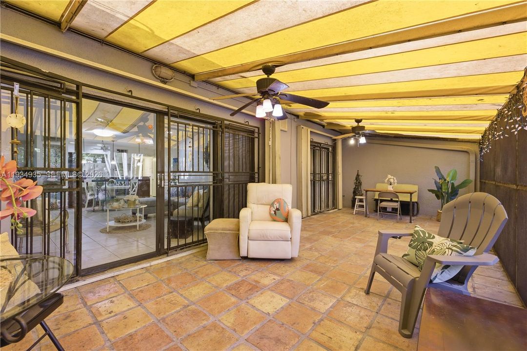 For Sale: $538,000 (3 beds, 2 baths, 1275 Square Feet)