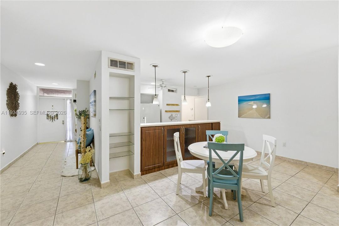 For Sale: $538,000 (3 beds, 2 baths, 1275 Square Feet)