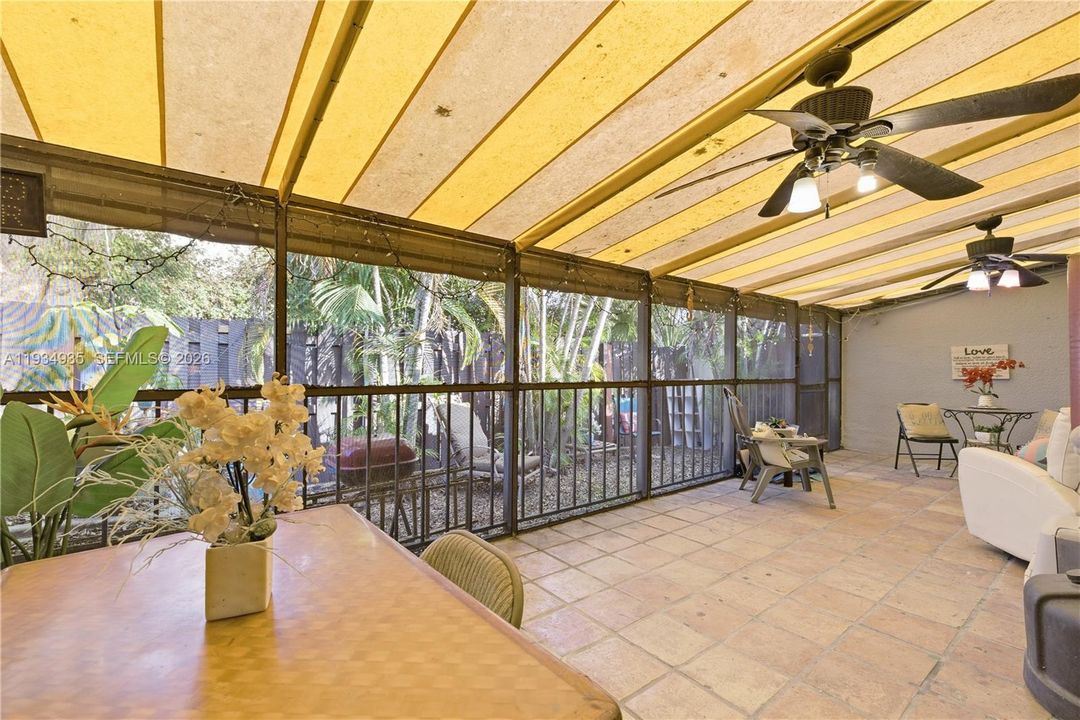 For Sale: $538,000 (3 beds, 2 baths, 1275 Square Feet)