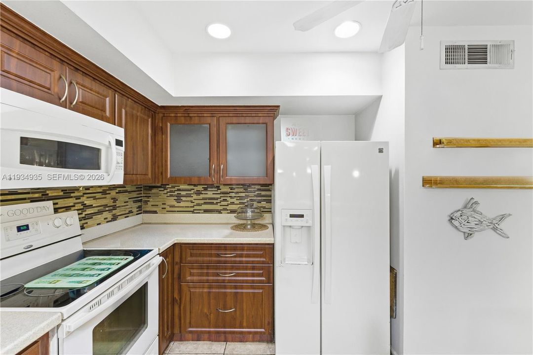 For Sale: $538,000 (3 beds, 2 baths, 1275 Square Feet)