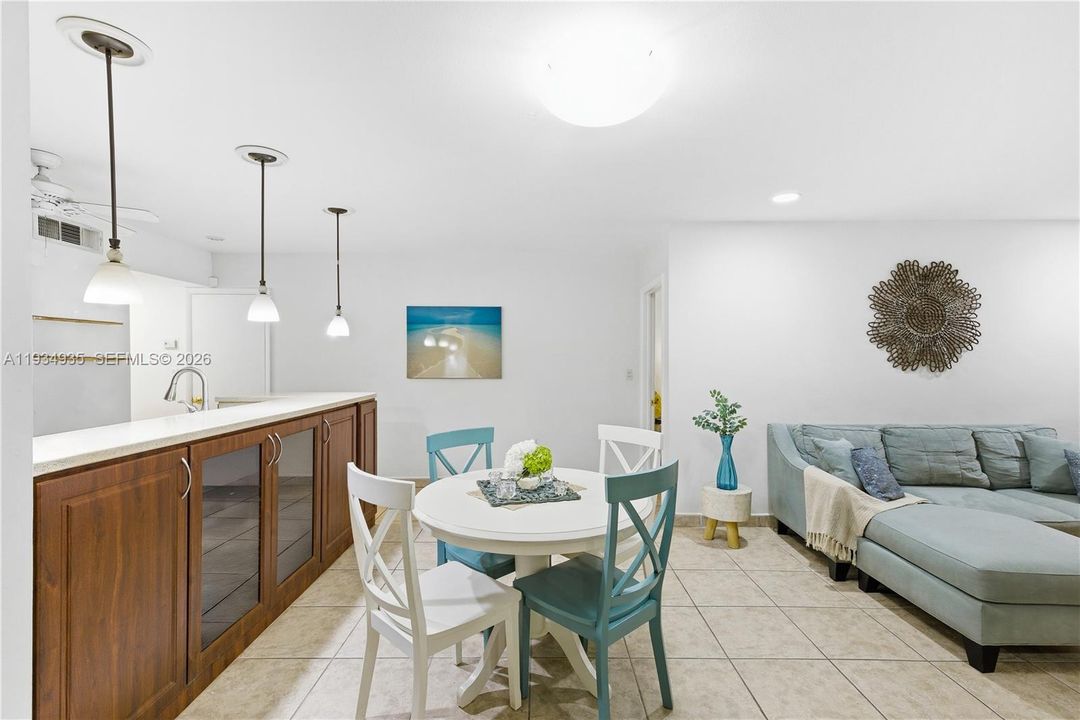 For Sale: $538,000 (3 beds, 2 baths, 1275 Square Feet)