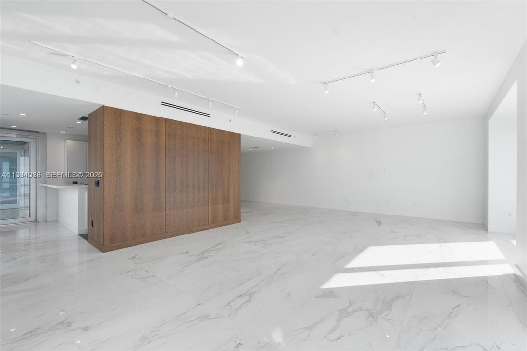 For Rent: $14,500 (2 beds, 2 baths, 2099 Square Feet)