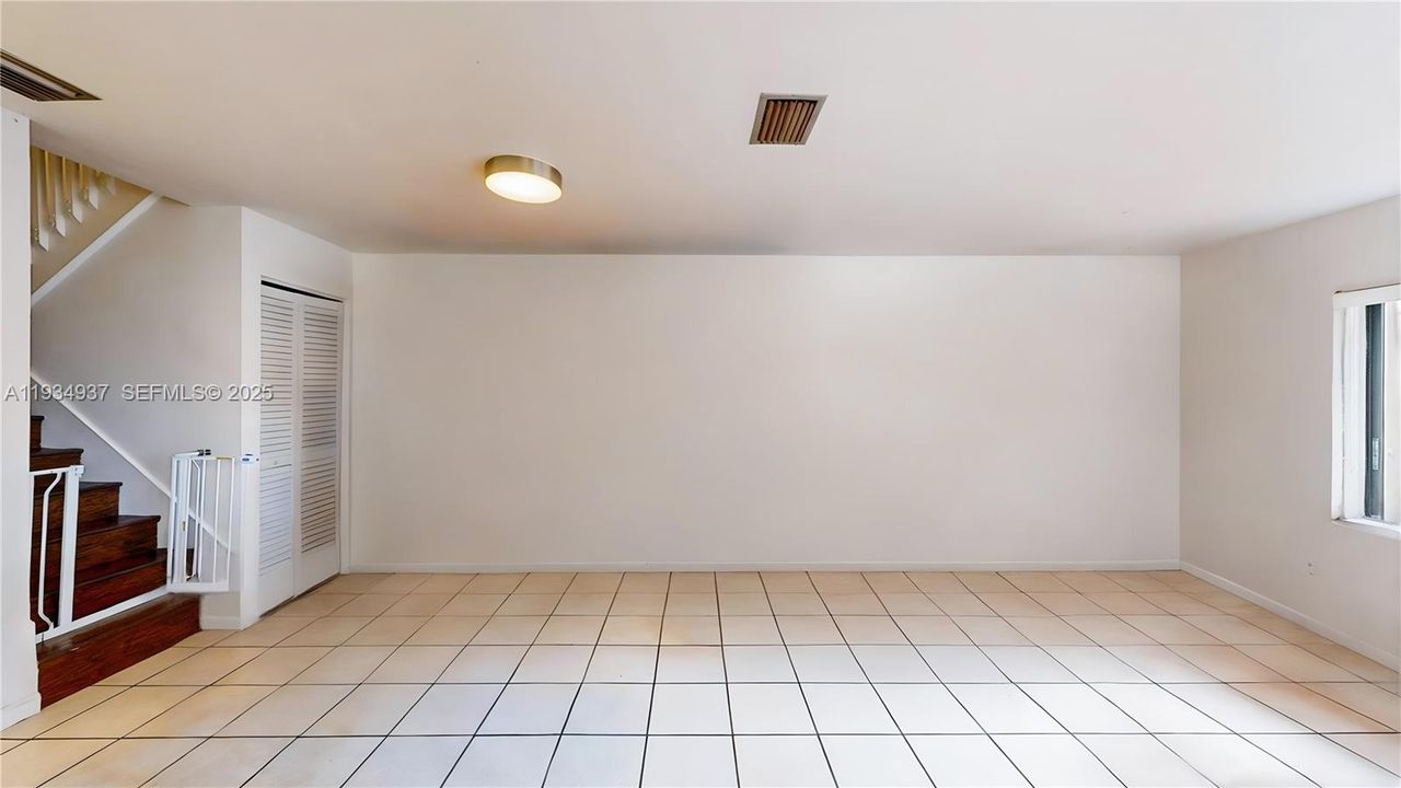 En Venta: $385,000 (2 camas, 2 baños, 1254 Pies cuadrados)