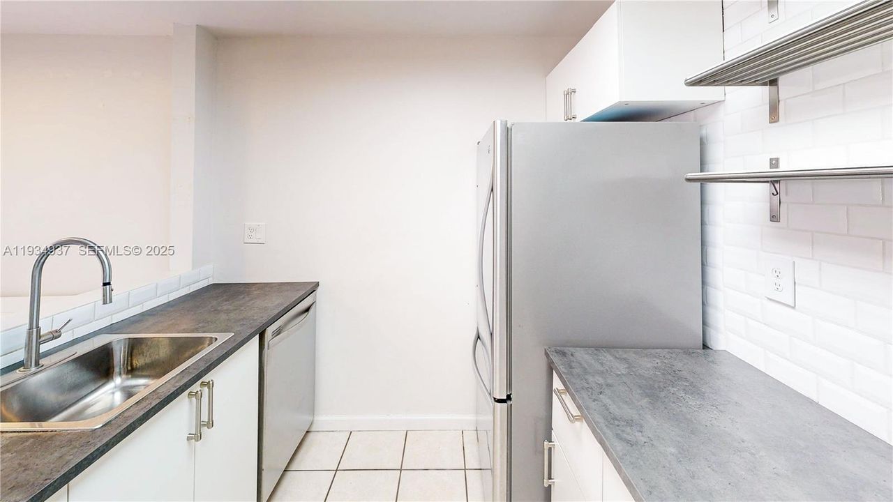 En Venta: $385,000 (2 camas, 2 baños, 1254 Pies cuadrados)