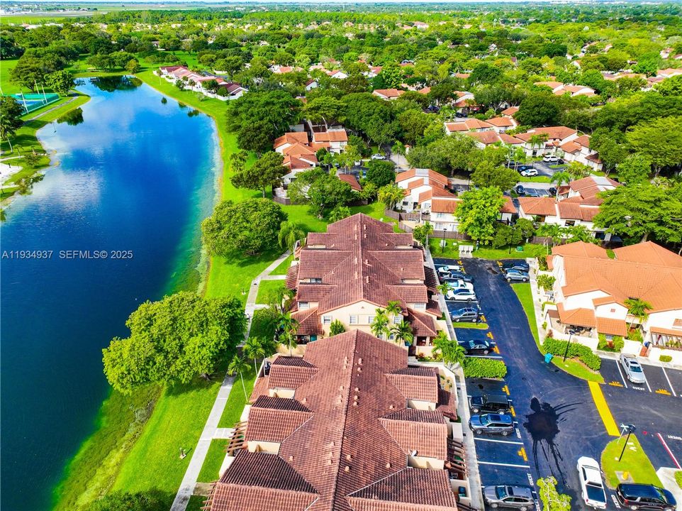 En Venta: $385,000 (2 camas, 2 baños, 1254 Pies cuadrados)