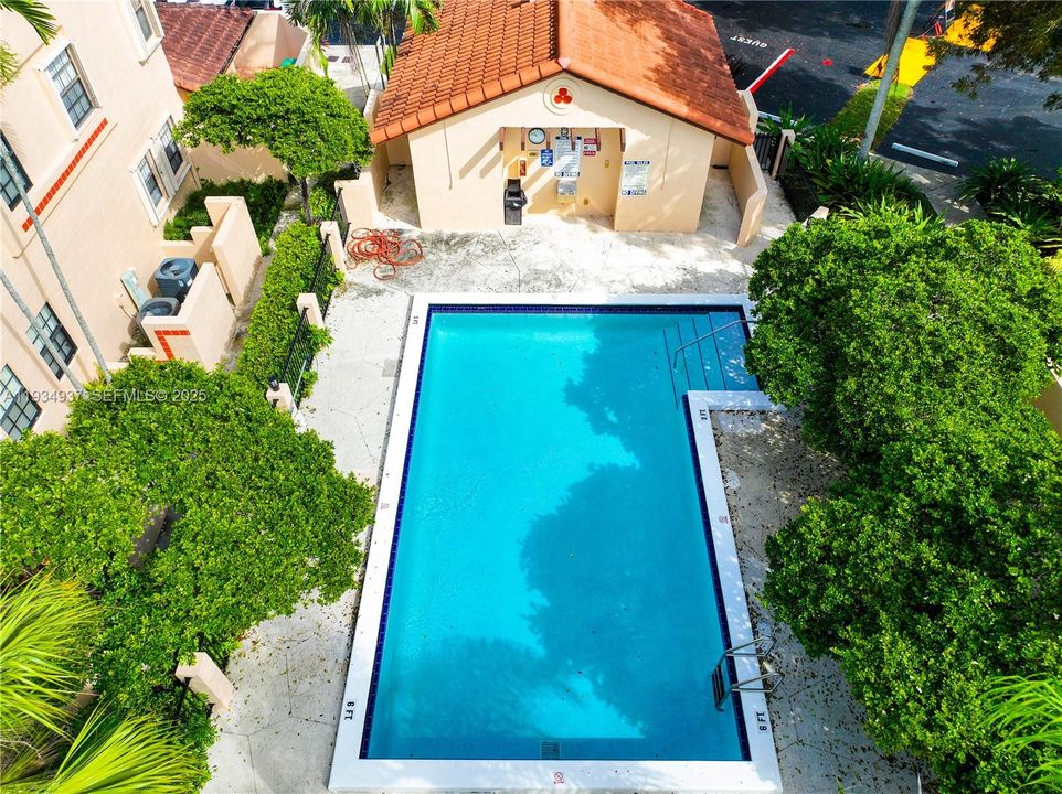 En Venta: $385,000 (2 camas, 2 baños, 1254 Pies cuadrados)