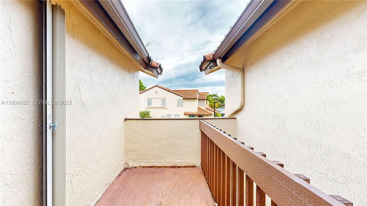 En Venta: $385,000 (2 camas, 2 baños, 1254 Pies cuadrados)