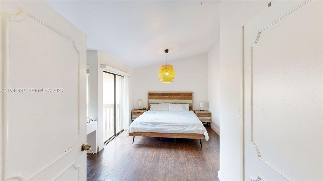 En Venta: $385,000 (2 camas, 2 baños, 1254 Pies cuadrados)