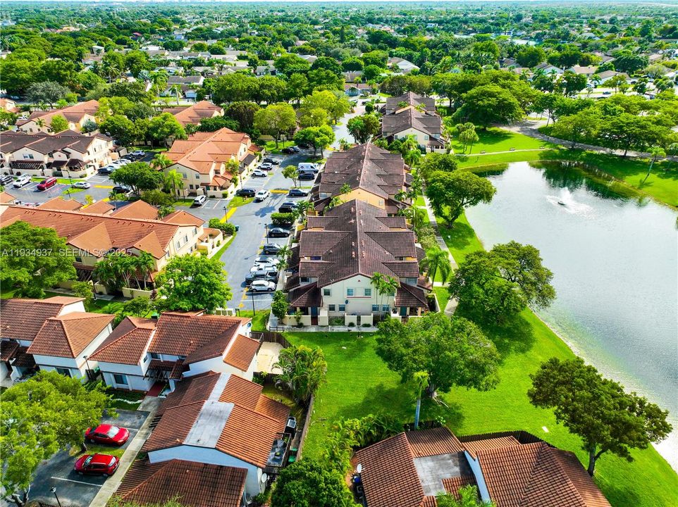 En Venta: $385,000 (2 camas, 2 baños, 1254 Pies cuadrados)