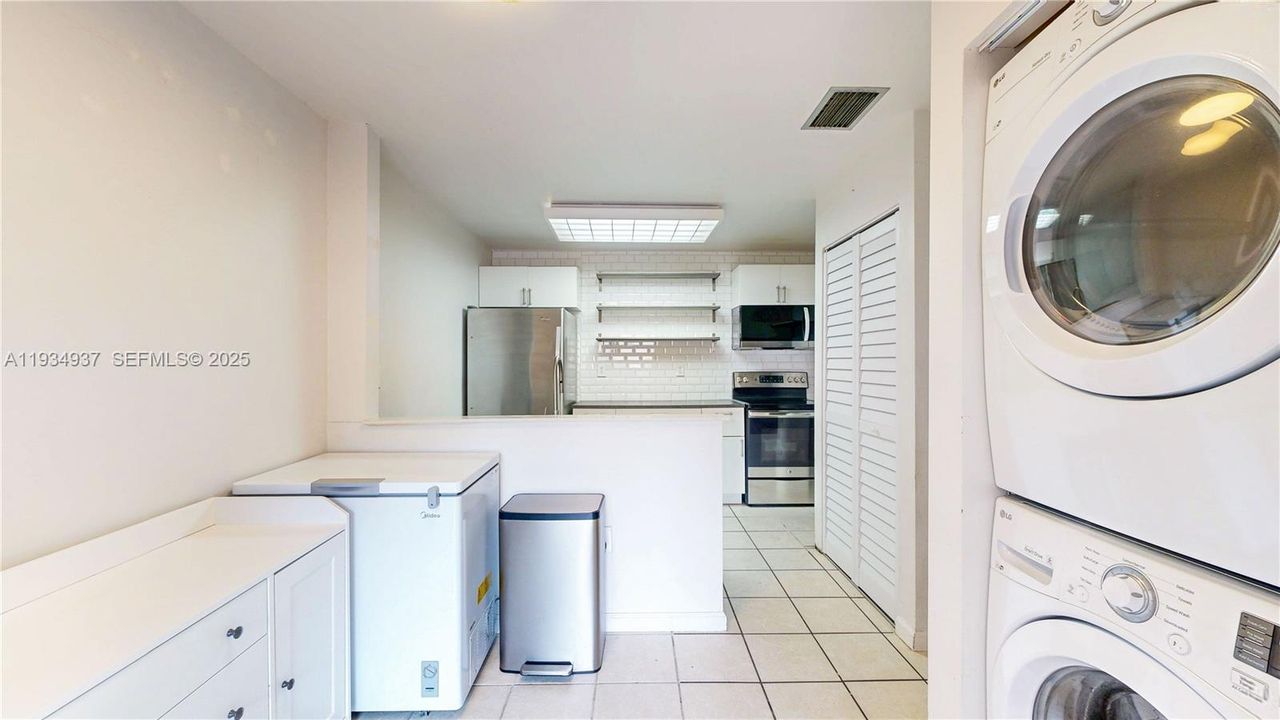 En Venta: $385,000 (2 camas, 2 baños, 1254 Pies cuadrados)