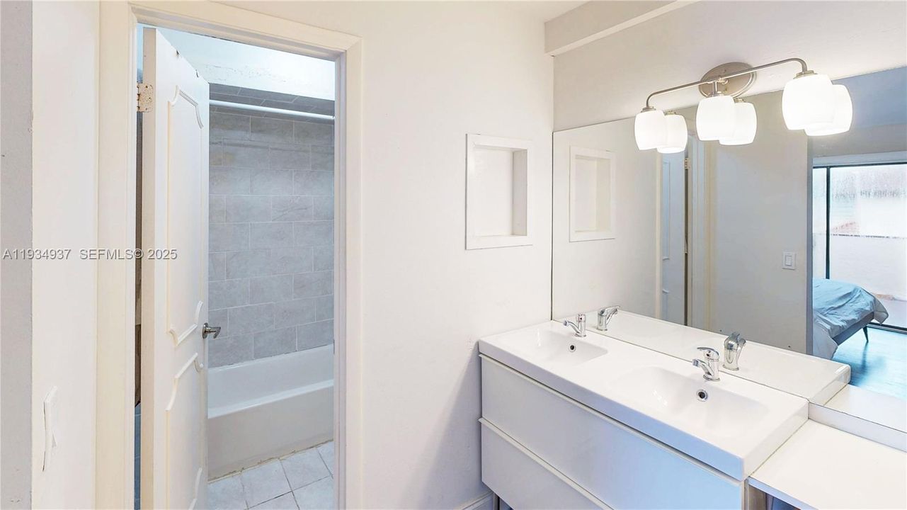 En Venta: $385,000 (2 camas, 2 baños, 1254 Pies cuadrados)