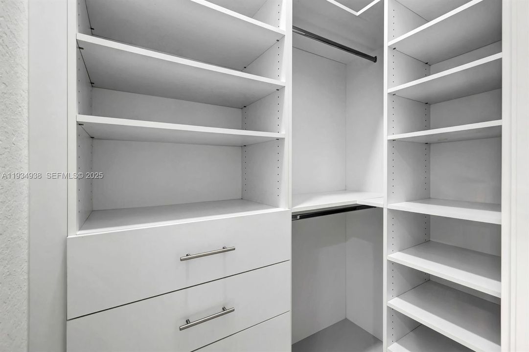 For Sale: $625,000 (4 beds, 3 baths, 1774 Square Feet)