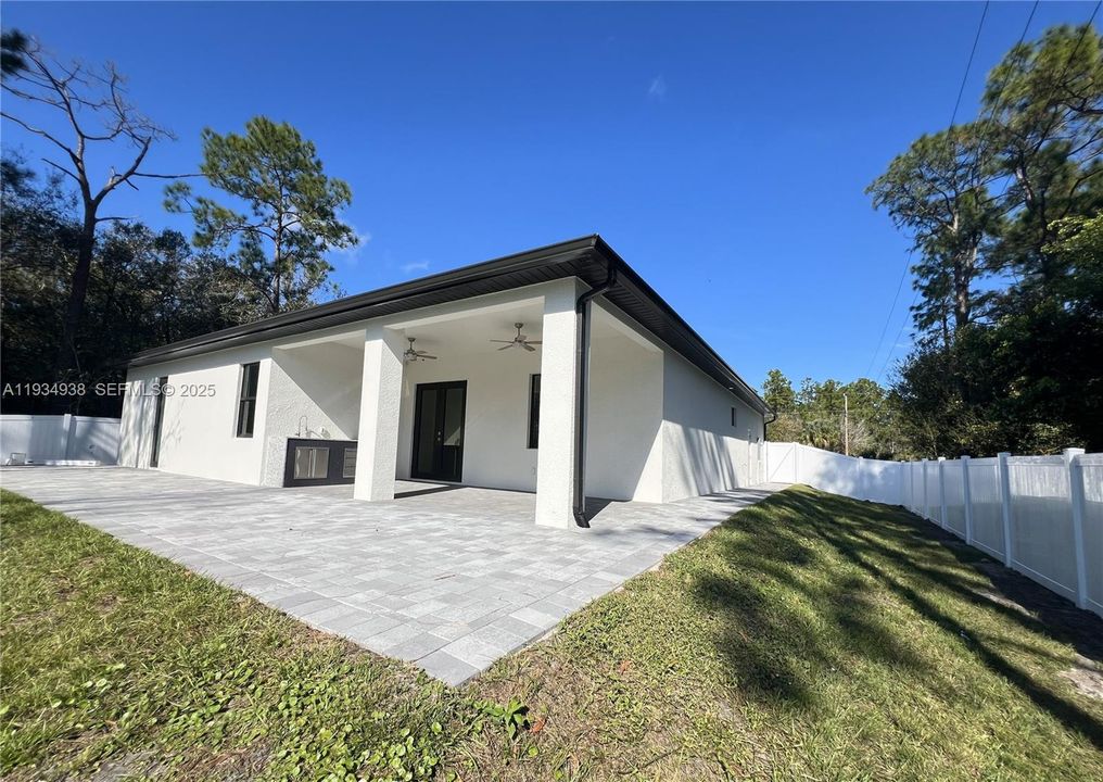 For Sale: $625,000 (4 beds, 3 baths, 1774 Square Feet)