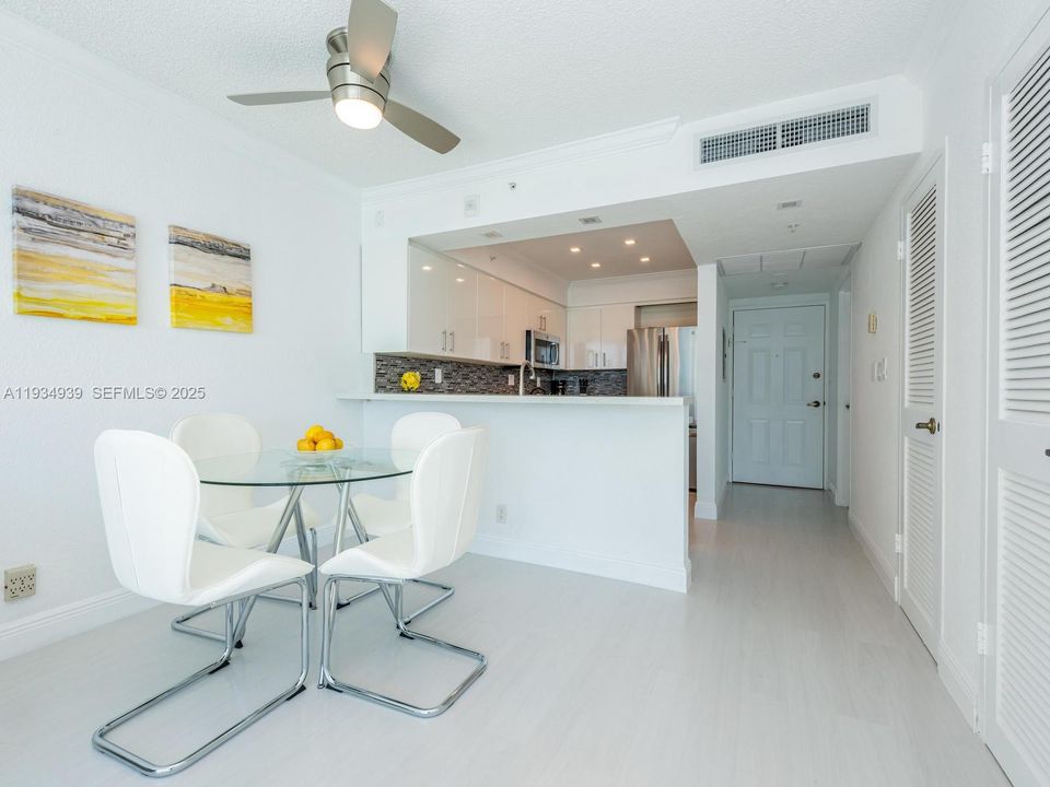 В аренду: $3,200 (0 спален, 1 ванн, 482 Квадратных фут)