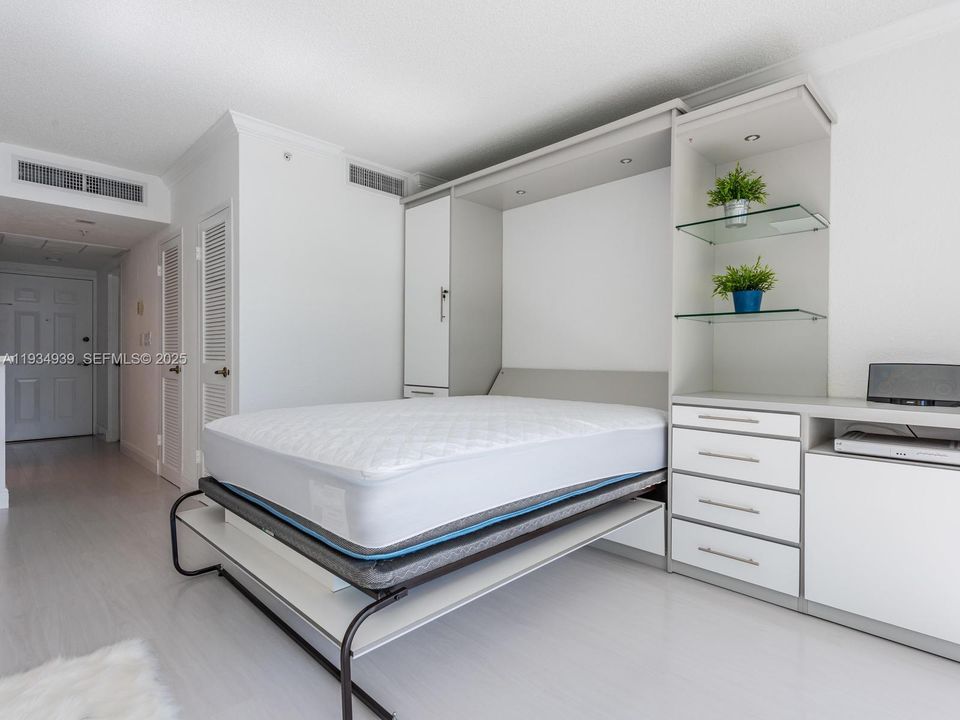 В аренду: $3,200 (0 спален, 1 ванн, 482 Квадратных фут)