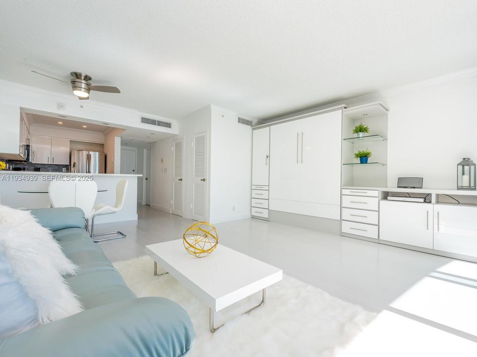 В аренду: $3,200 (0 спален, 1 ванн, 482 Квадратных фут)