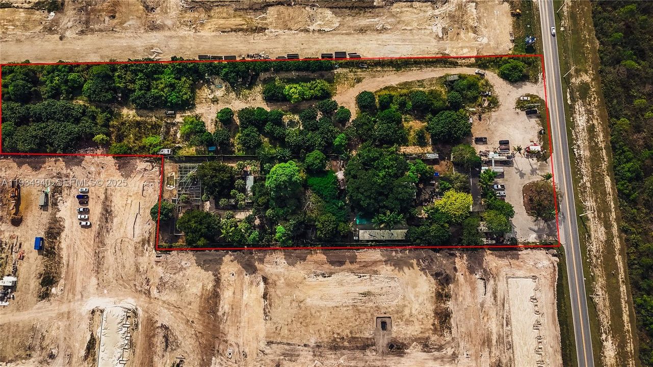 For Sale: $1,900,000 (83,635.00 acres)