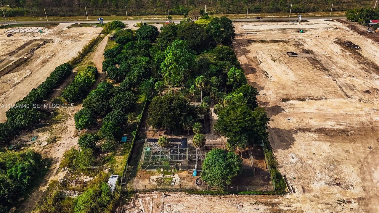 For Sale: $1,900,000 (83,635.00 acres)