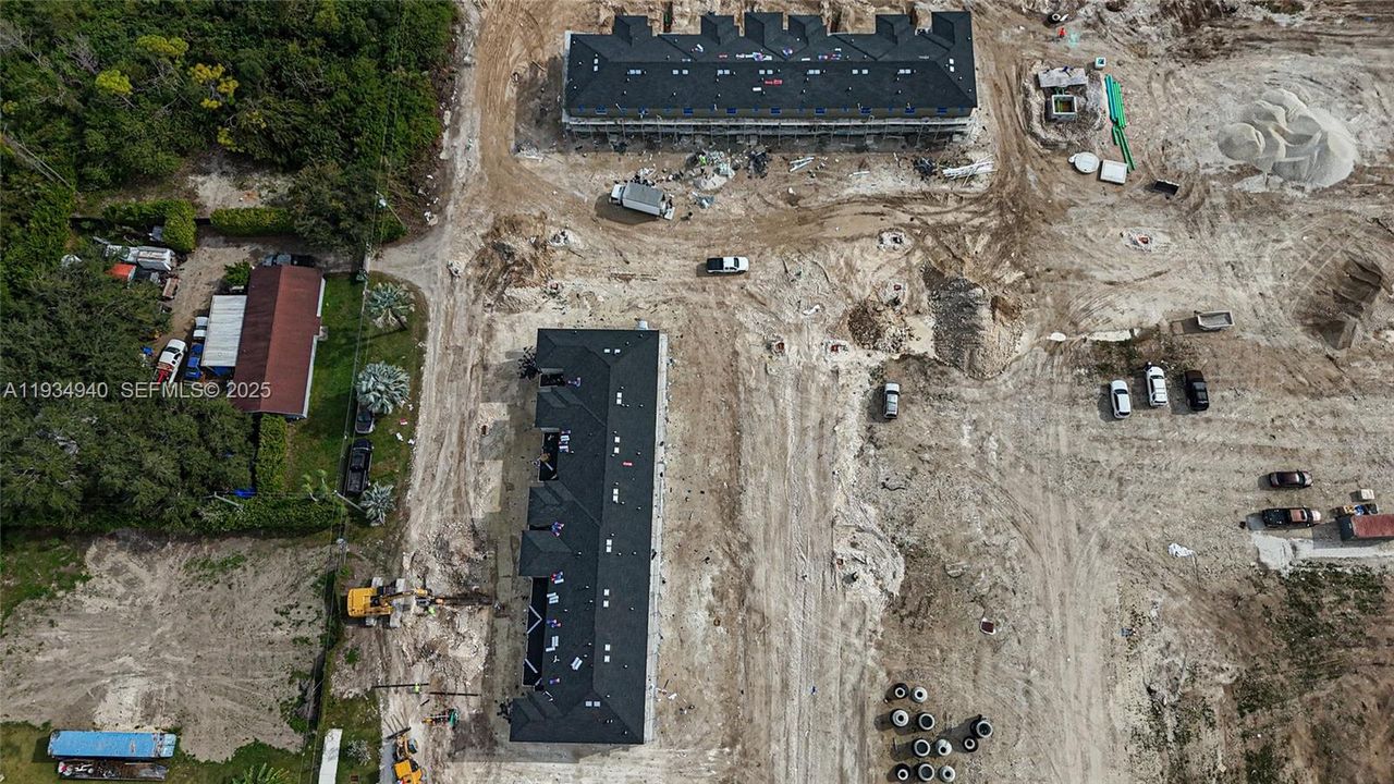 For Sale: $1,900,000 (83,635.00 acres)