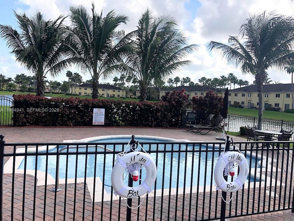 For Sale: $359,900 (3 beds, 2 baths, 1380 Square Feet)