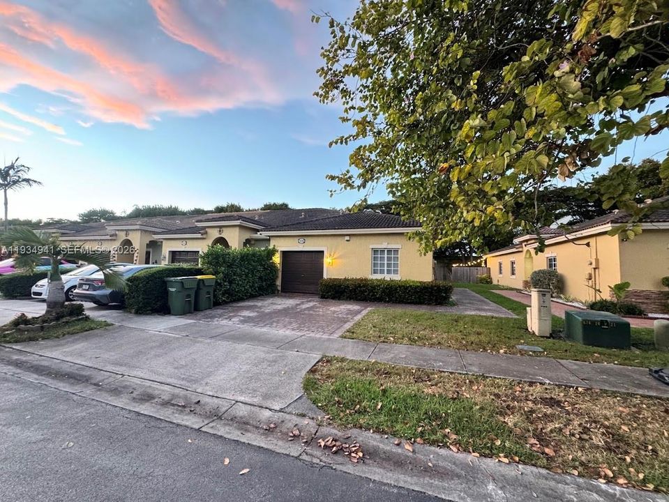 For Sale: $359,900 (3 beds, 2 baths, 1380 Square Feet)