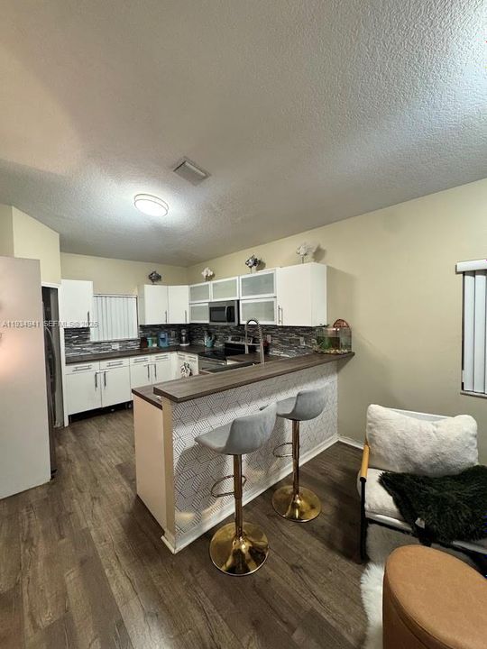 For Sale: $359,900 (3 beds, 2 baths, 1380 Square Feet)