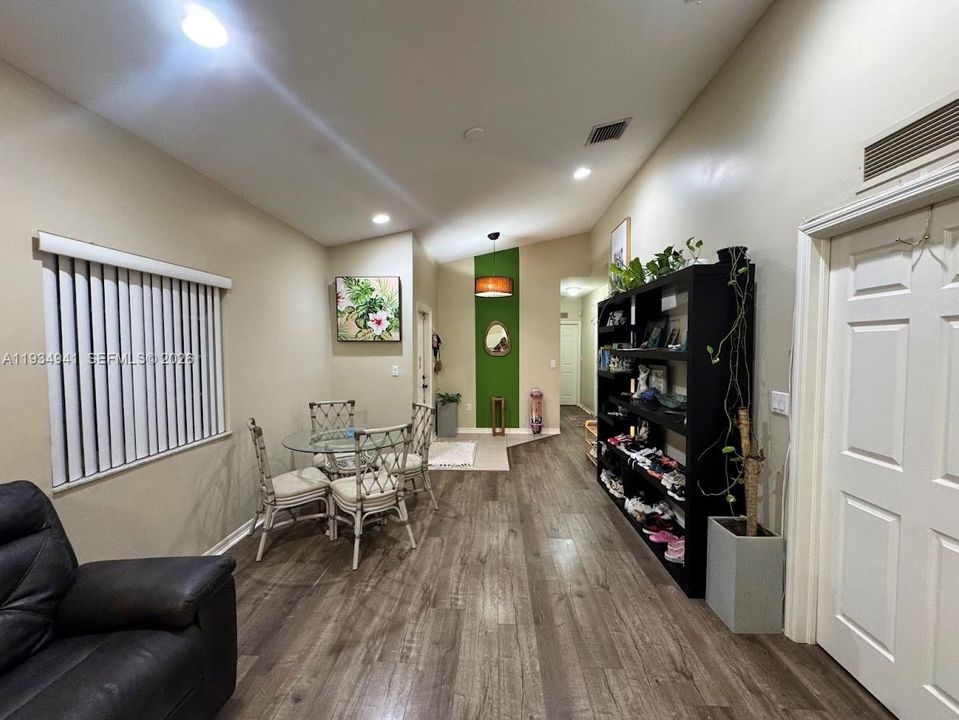 For Sale: $359,900 (3 beds, 2 baths, 1380 Square Feet)