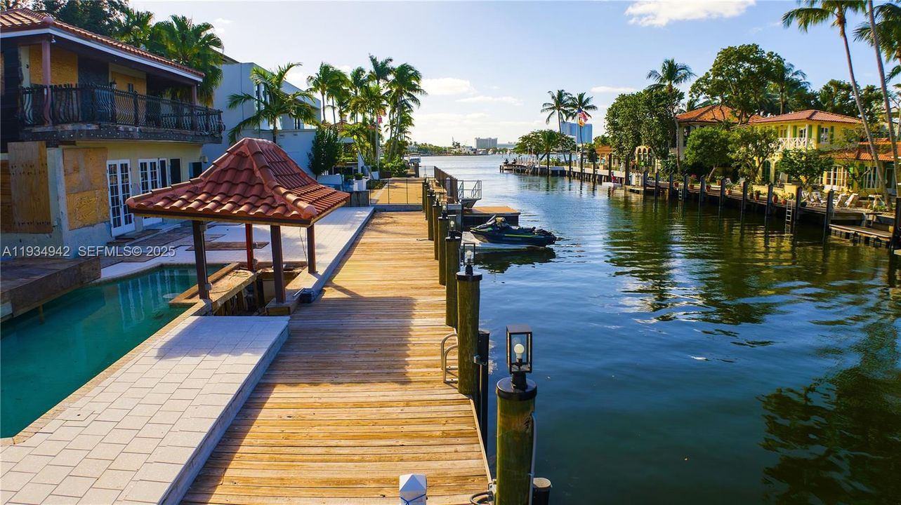 For Sale: $4,900,000 (4 beds, 4 baths, 3784 Square Feet)