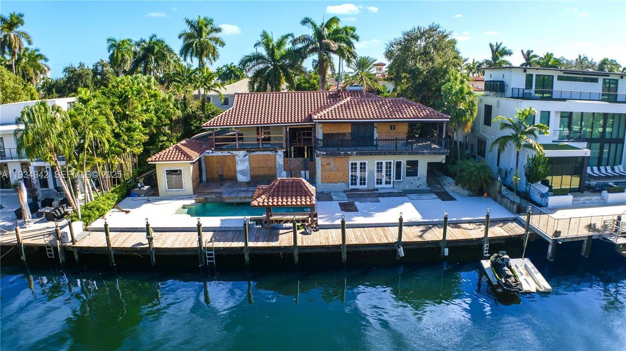 For Sale: $4,900,000 (4 beds, 4 baths, 3784 Square Feet)