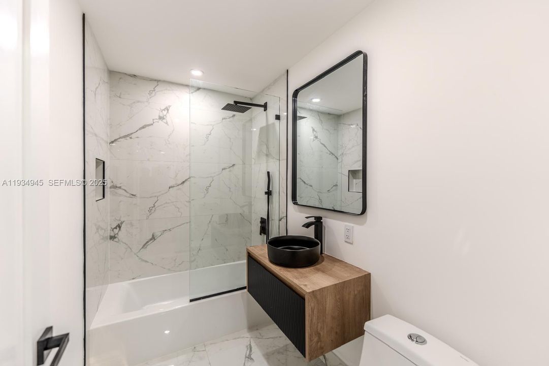 For Sale: $1,825,000 (3 beds, 3 baths, 1551 Square Feet)