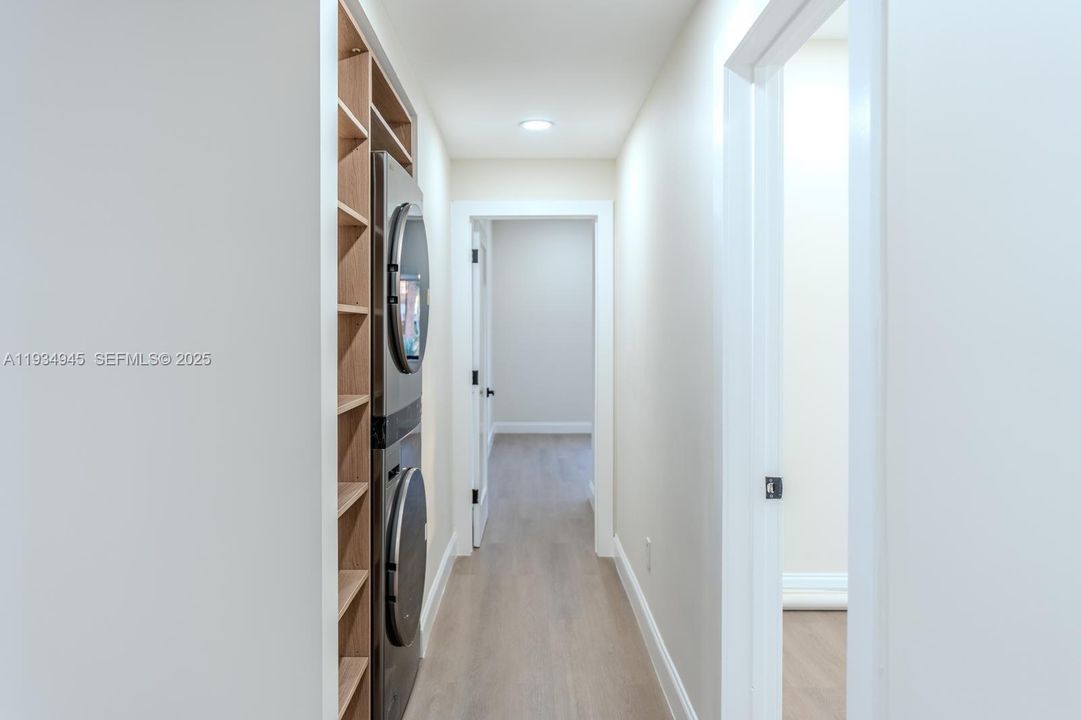 For Sale: $1,825,000 (3 beds, 3 baths, 1551 Square Feet)