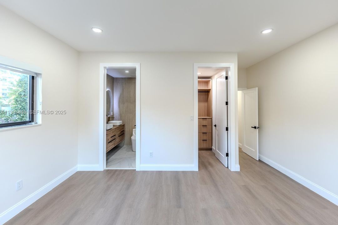 For Sale: $1,825,000 (3 beds, 3 baths, 1551 Square Feet)