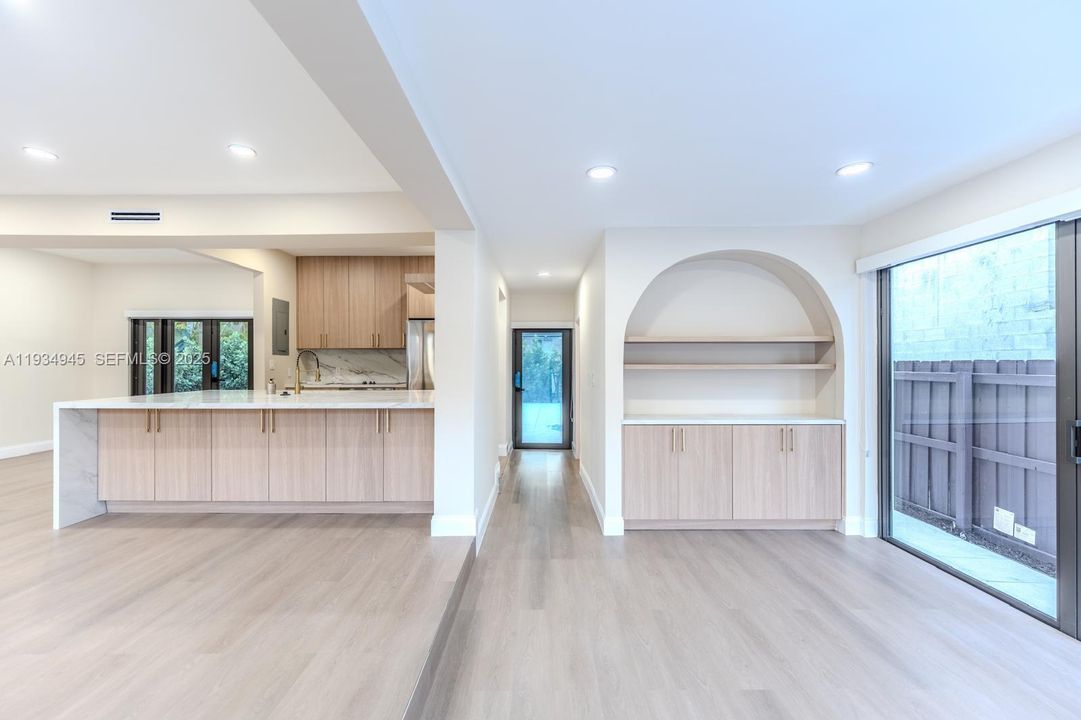 For Sale: $1,825,000 (3 beds, 3 baths, 1551 Square Feet)