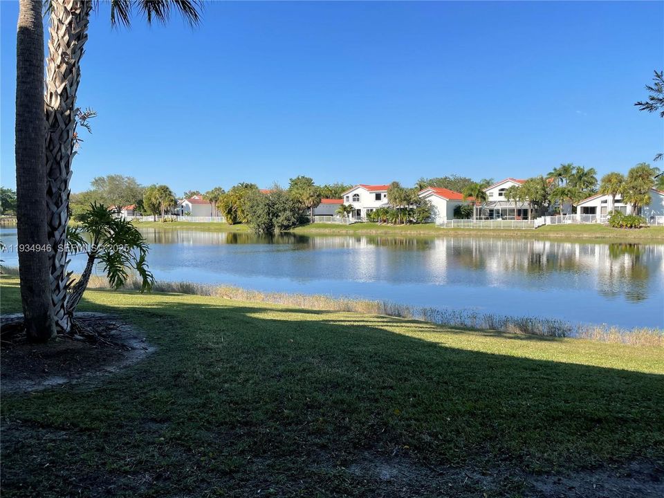 For Rent: $2,750 (2 beds, 2 baths, 1342 Square Feet)