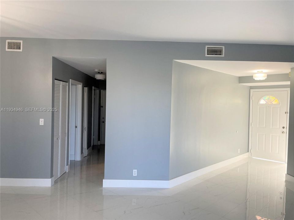 For Rent: $2,750 (2 beds, 2 baths, 1342 Square Feet)