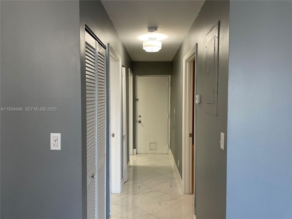 For Rent: $2,750 (2 beds, 2 baths, 1342 Square Feet)