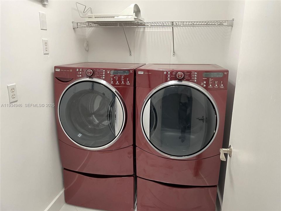 For Rent: $2,750 (2 beds, 2 baths, 1342 Square Feet)