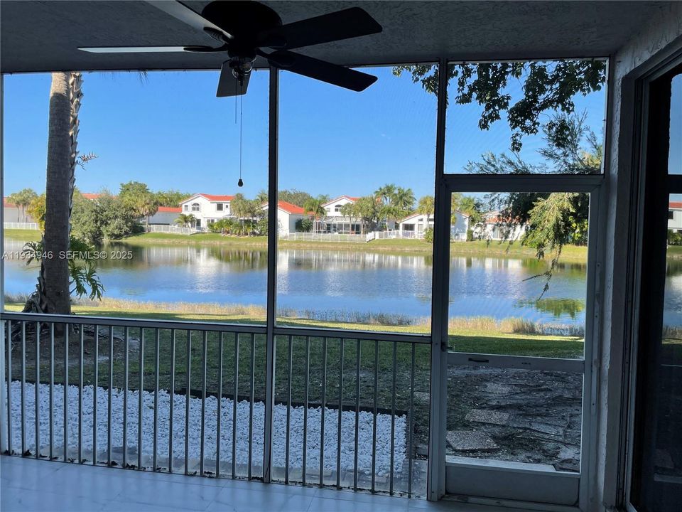 For Rent: $2,750 (2 beds, 2 baths, 1342 Square Feet)