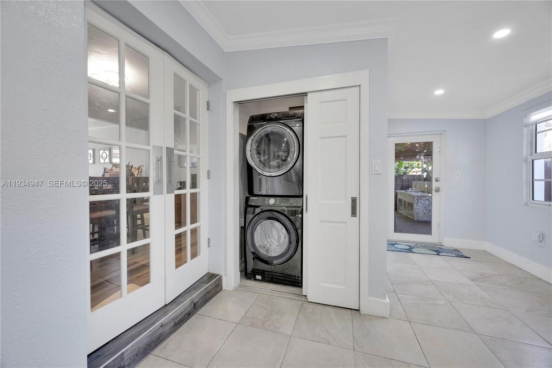 For Rent: $4,500 (3 beds, 2 baths, 2030 Square Feet)