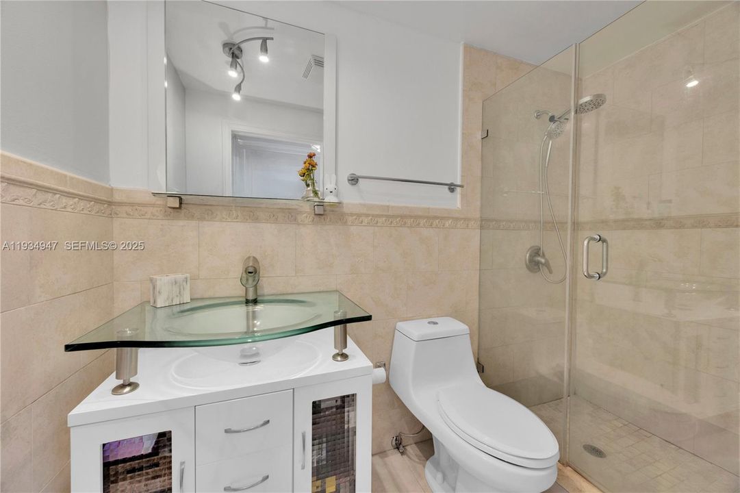 For Rent: $4,500 (3 beds, 2 baths, 2030 Square Feet)