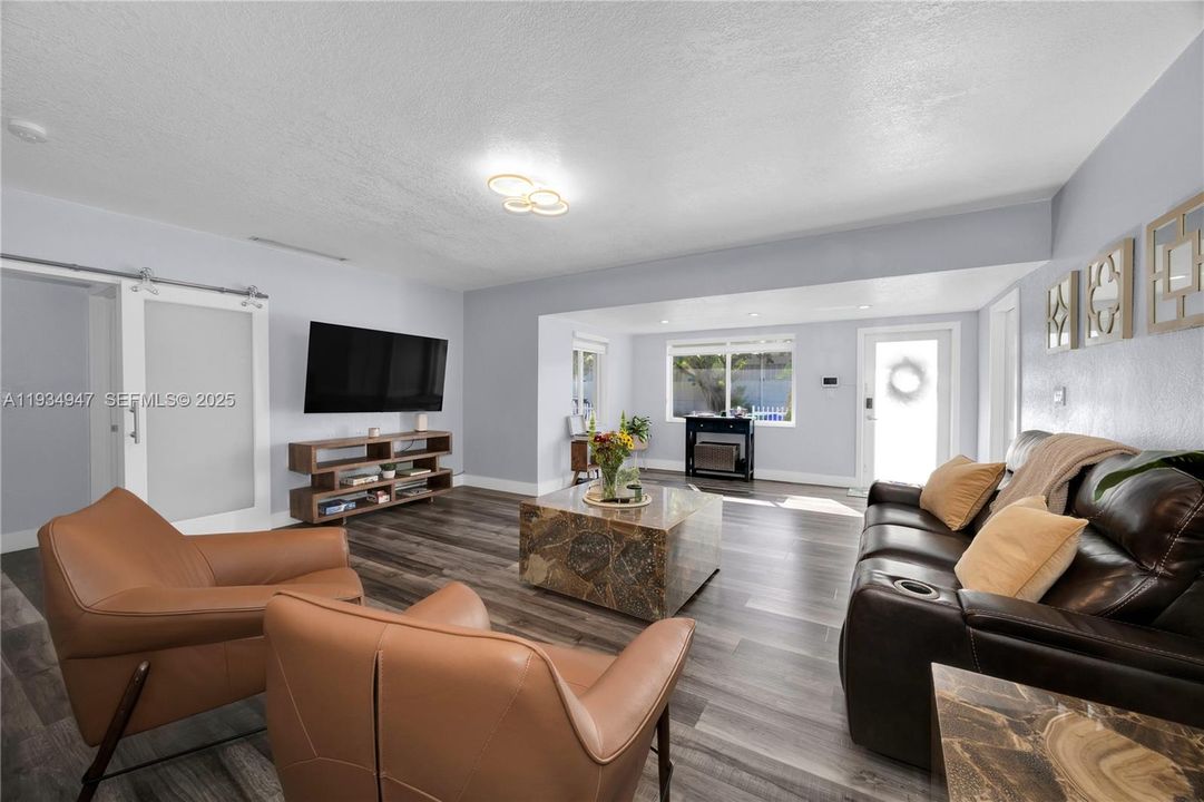 For Rent: $4,500 (3 beds, 2 baths, 2030 Square Feet)