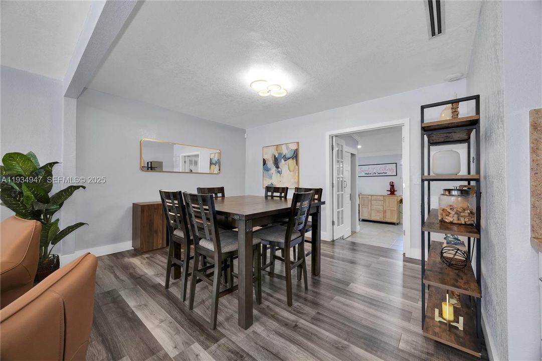 For Rent: $4,500 (3 beds, 2 baths, 2030 Square Feet)